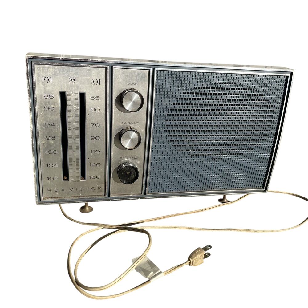 VTG 1950s White RCA VICTOR Tube AM FM Radio MID CENTURY MODERN ATOMIC 3RC42 READ